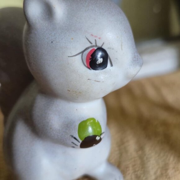 Vintage Japan Salt & Pepper Shakers Set - Cute Grey Squirrels - Picture 11 of 12